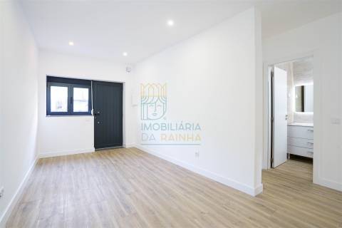 Moradia T2 com terraço no centro de Caldas da Rainha