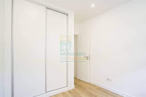 Moradia T2 com terraço no centro de Caldas da Rainha