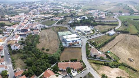 Terreno com 1880m2 na Marteleira, Lourinhã