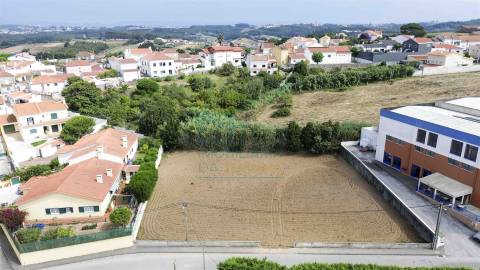 Terreno com 1880m2 na Marteleira, Lourinhã