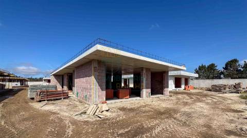 Moradia T4 com piscina entre Óbidos e Caldas da Rainha