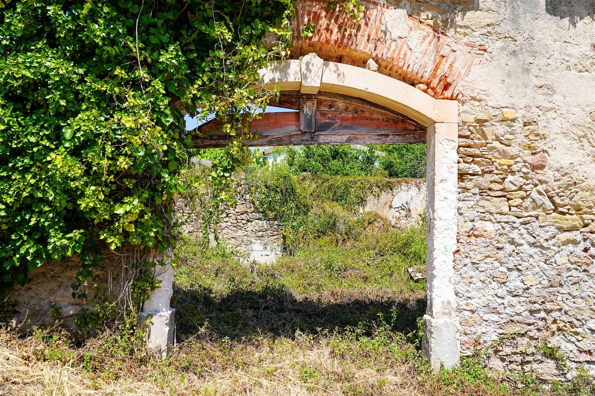 Ruína para Reconstrução em São Gregório