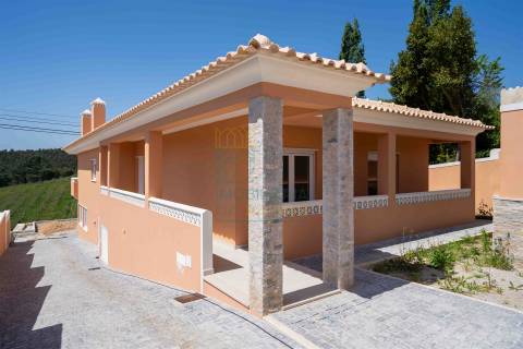 Moradia com garagem, piscina e vista sobre o campo em Caldas da Rainha