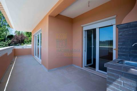 Moradia com garagem, piscina e vista sobre o campo em Caldas da Rainha