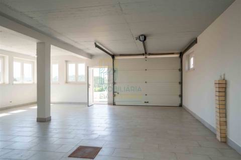 Moradia com garagem, piscina e vista sobre o campo em Caldas da Rainha