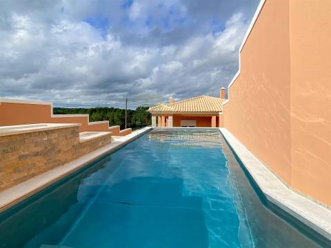 Moradia com garagem, piscina e vista sobre o campo em Caldas da Rainha