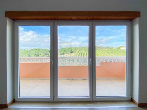Moradia com garagem, piscina e vista sobre o campo em Caldas da Rainha