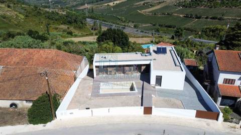 Moradia com piscina perto de Caldas da Rainha
