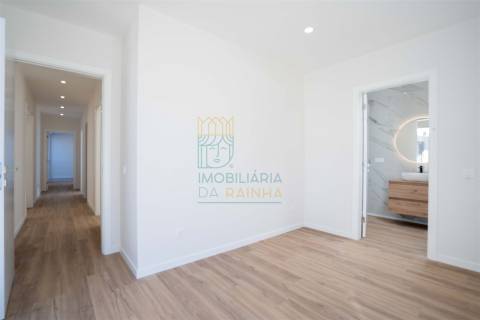 Moradia com piscina perto de Caldas da Rainha