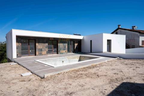 Moradia com piscina perto de Caldas da Rainha