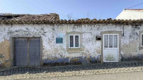 Moradia para Recuperar perto da Lagoa de Óbidos