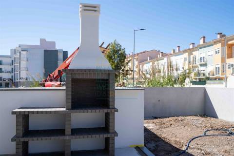 Apartamento T4 com terraço em Caldas da Rainha