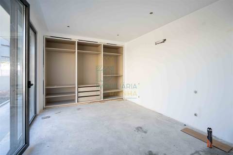 Apartamento T4 com terraço em Caldas da Rainha