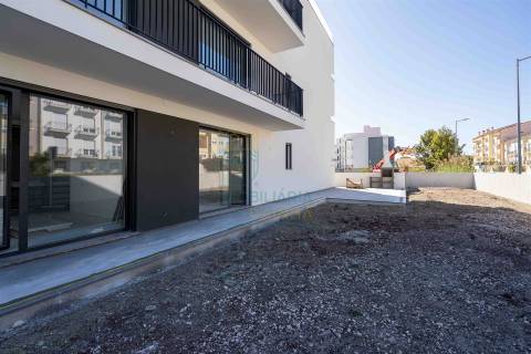 Apartamento T4 com terraço em Caldas da Rainha