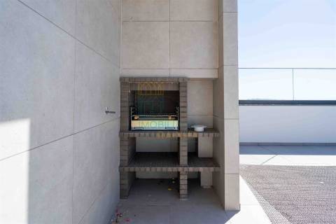 Apartamento T5 com piscina em Caldas da Rainha