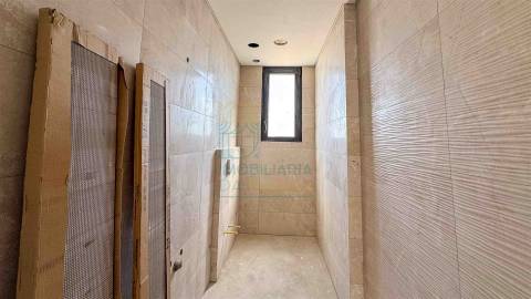 Apartamento T5 com piscina em Caldas da Rainha