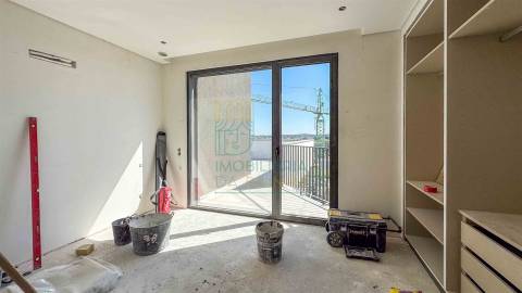 Apartamento T5 com piscina em Caldas da Rainha