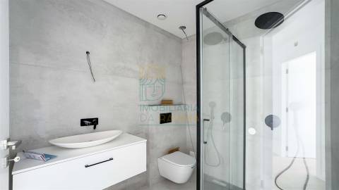 Apartamento T5 com piscina em Caldas da Rainha