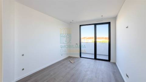 Apartamento T5 com piscina em Caldas da Rainha