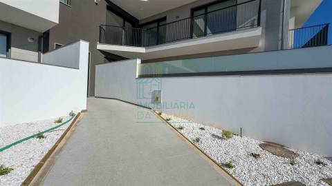 Apartamento T5 com piscina em Caldas da Rainha