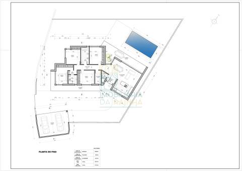 Moradia com Piscina e Jardim Perto das Praias