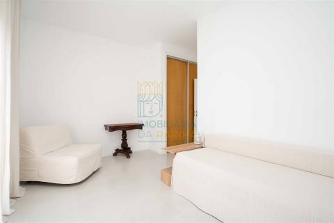 Moradia T3 com piscina e garagem a poucos minutos da praia