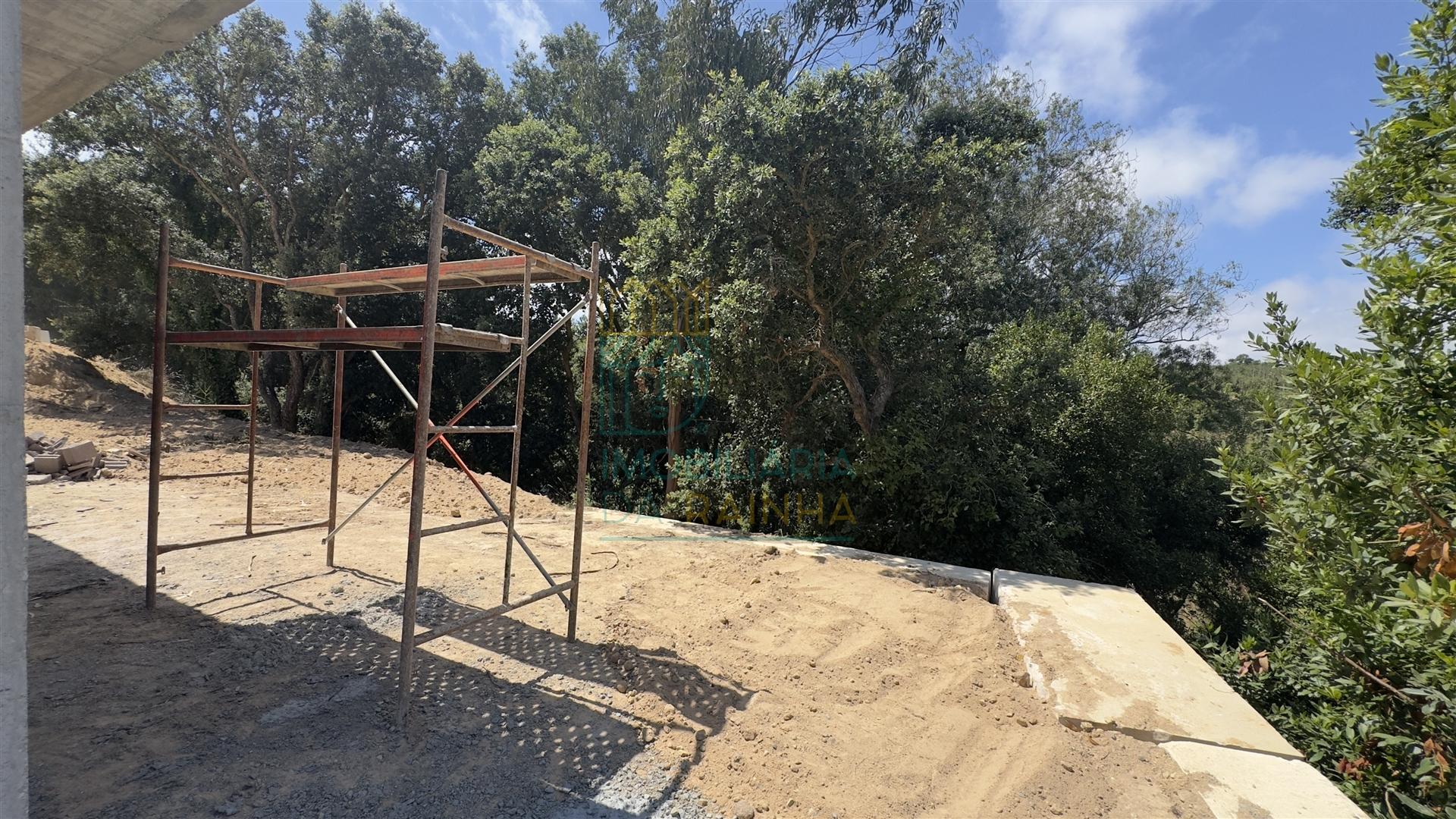 Moradia Térrea Moderna a 3 km de Caldas da Rainha