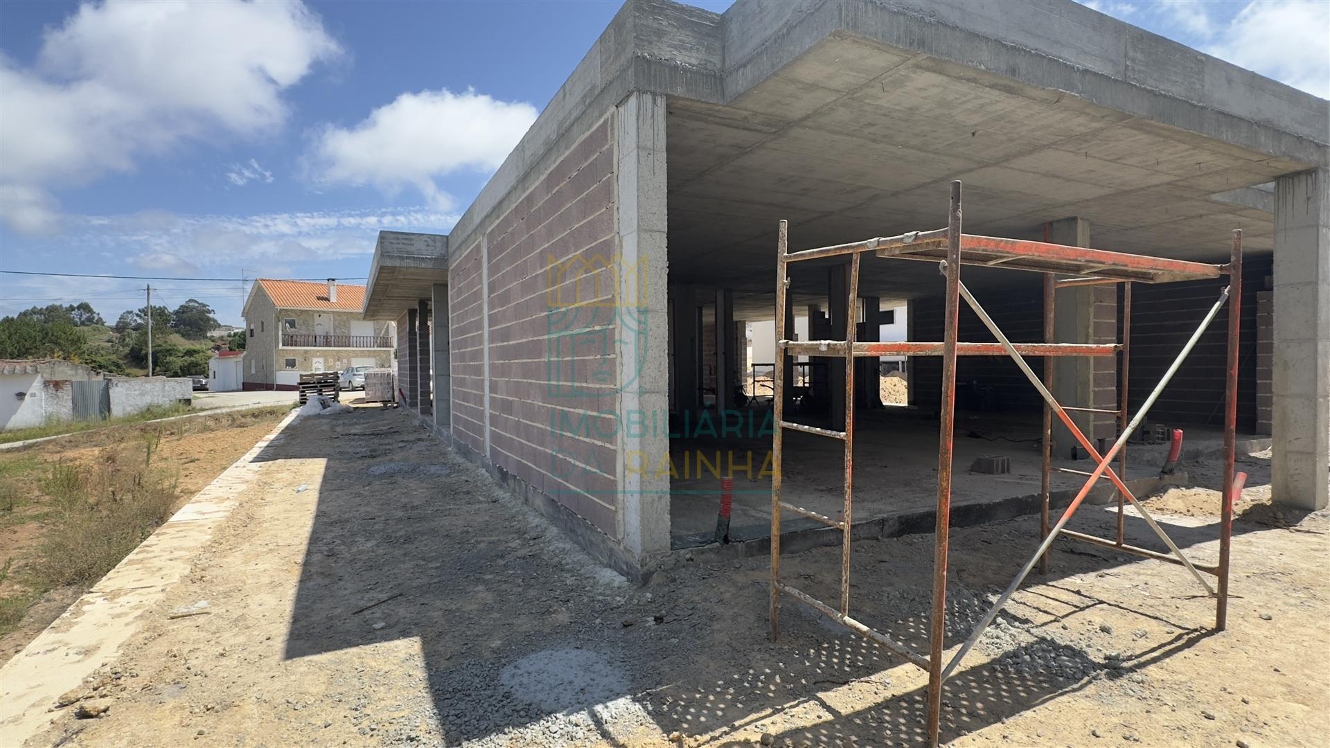 Moradia Térrea Moderna a 3 km de Caldas da Rainha