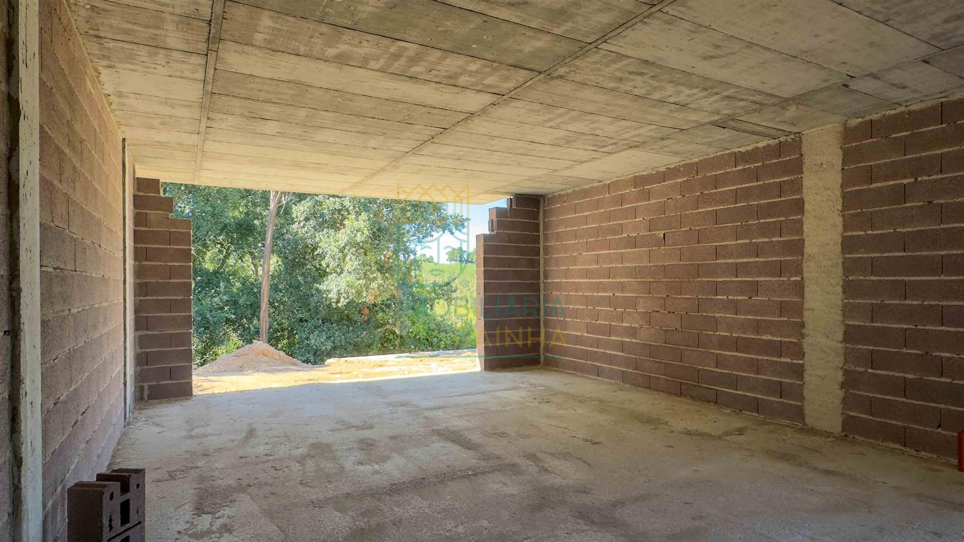 Moradia Térrea Moderna a 3 km de Caldas da Rainha