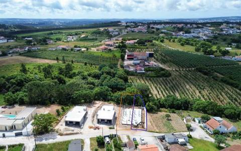 Moradia Térrea Moderna a 3 km de Caldas da Rainha