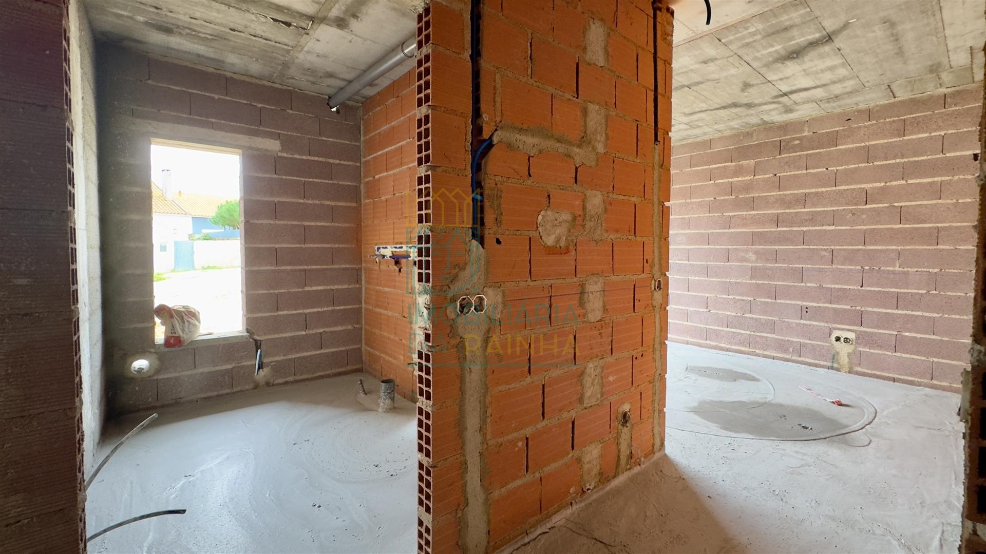 Moradia Térrea Moderna a 3 km de Caldas da Rainha