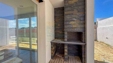 Moradia T4 com Piscina em Salir do Porto