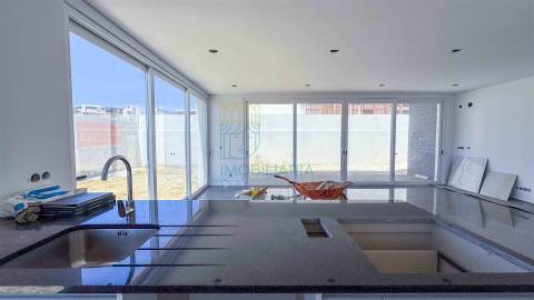 Moradia T4 com Piscina em Salir do Porto