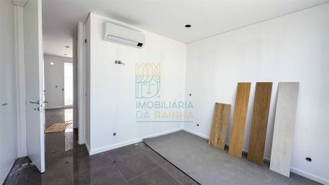 Moradia T4 com Piscina em Salir do Porto