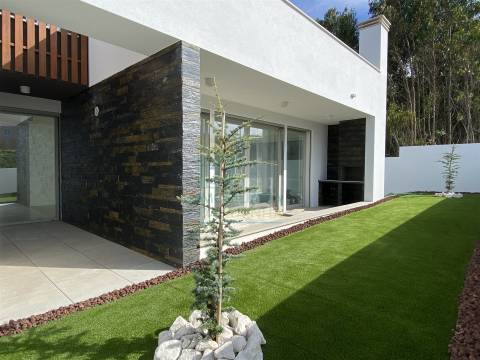 Moradia T4 com Piscina em Salir do Porto