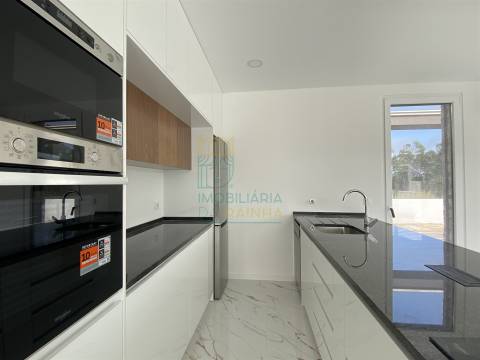 Moradia T4 com Piscina em Salir do Porto