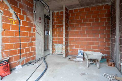 Moradia T2 com Piscina e Garagem em Salir do Porto – Conforto, Modernidade e Proximidade ao Mar