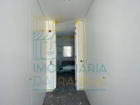 Moradia T2 com Piscina e Garagem em Salir do Porto – Conforto, Modernidade e Proximidade ao Mar