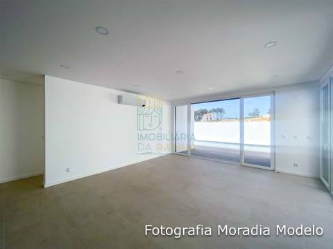Moradia T3 com Piscina em Salir do Porto