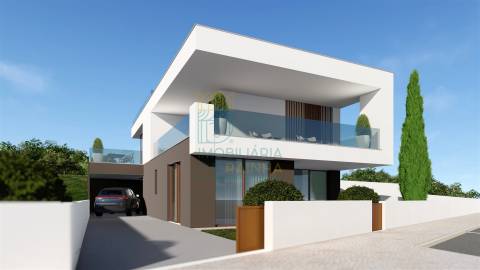 Moradia T3 com Piscina em Salir do Porto