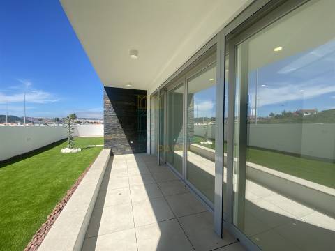 Moradia T3 com Piscina em Salir do Porto