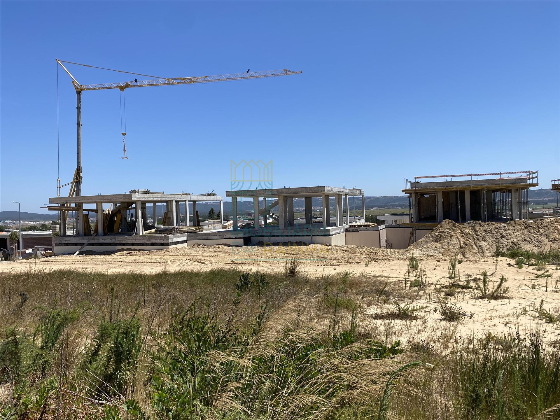 Moradia T3 com Piscina em Salir do Porto