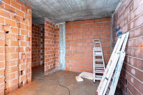 Moradia T3 com Piscina e Garagem em Salir do Porto