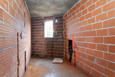 Moradia T3 com Piscina e Garagem em Salir do Porto