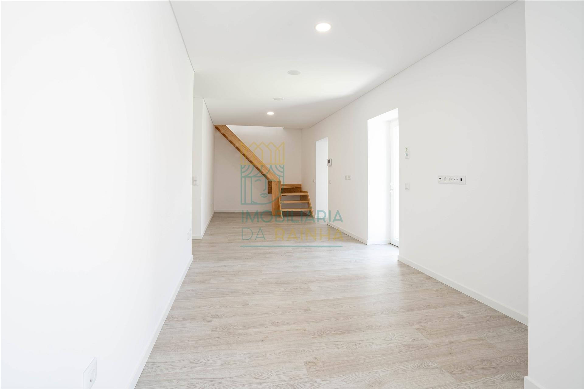 Moradia T4 com Espaço Exterior perto da Lagoa de Óbidos