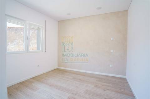 Moradia T4 com Espaço Exterior perto da Lagoa de Óbidos