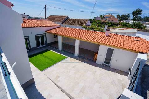 Moradia T4 com Espaço Exterior perto da Lagoa de Óbidos