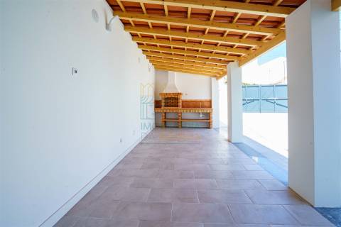 Moradia T4 com Espaço Exterior perto da Lagoa de Óbidos