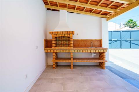 Moradia T4 com Espaço Exterior perto da Lagoa de Óbidos