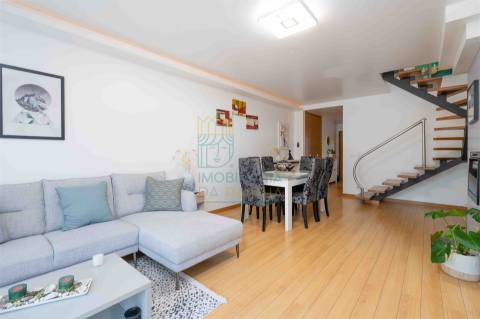 Moradia T3 em Condomínio Privado na Praia da Areia Branca